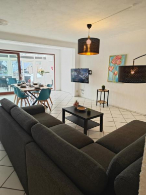 Exklusives Apartment in Geilenkirchen für 6 Personen mit Dachterasse und Wintergarten